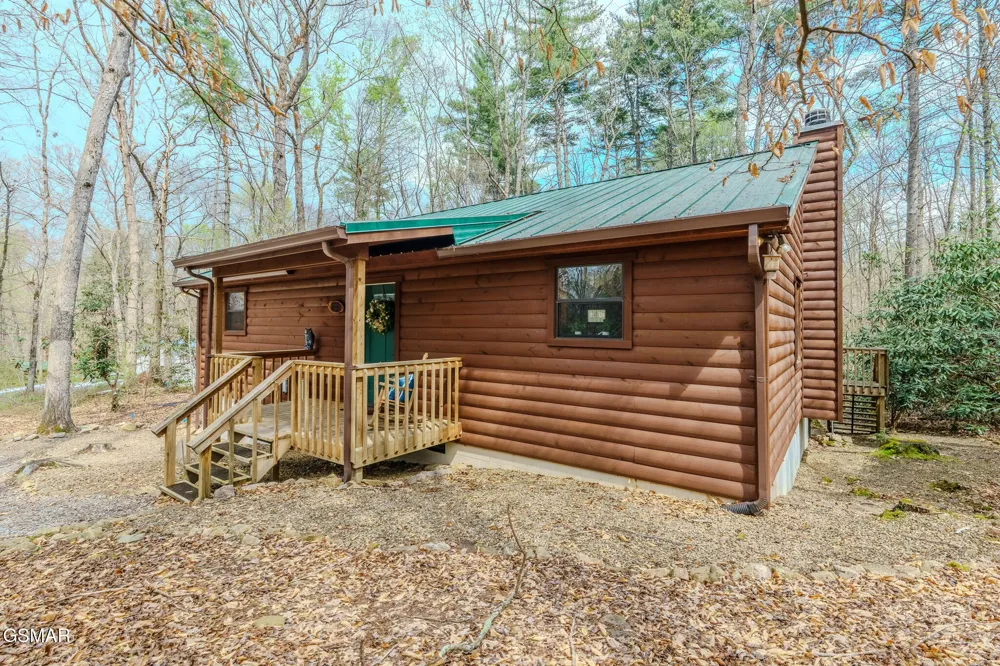 3386 Rocky Ridge Road Cosby, TN 37722