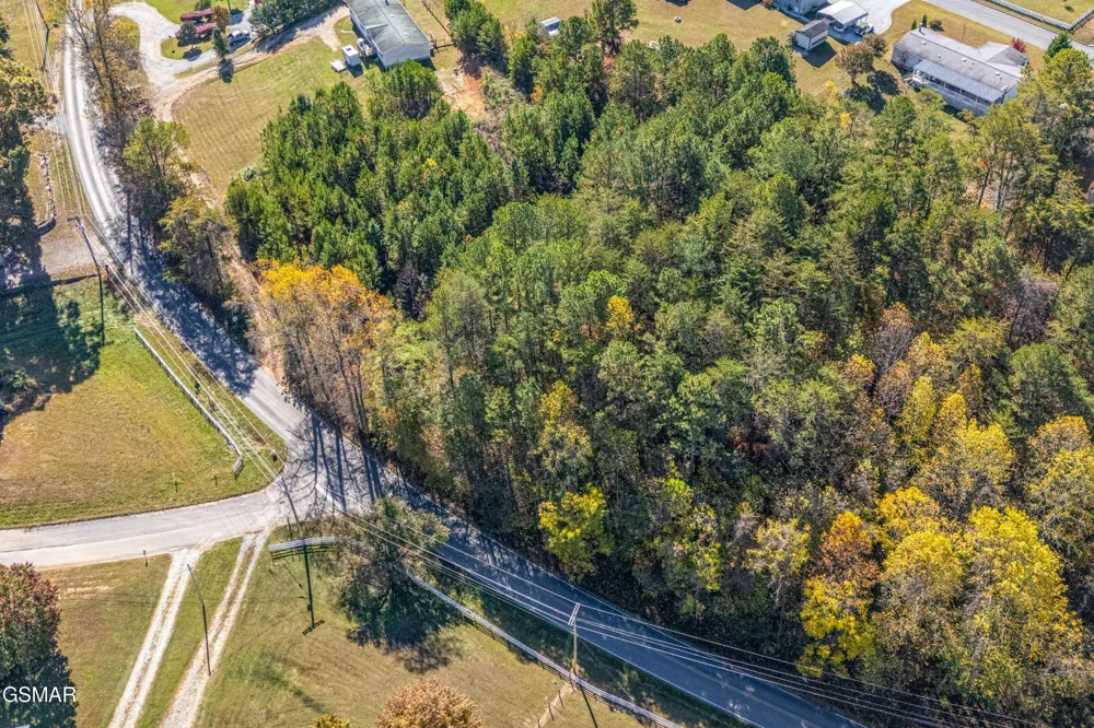 21 Green Hill Road Dandridge, TN 37725
