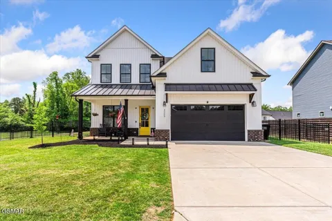 3205 Great Plains Lane