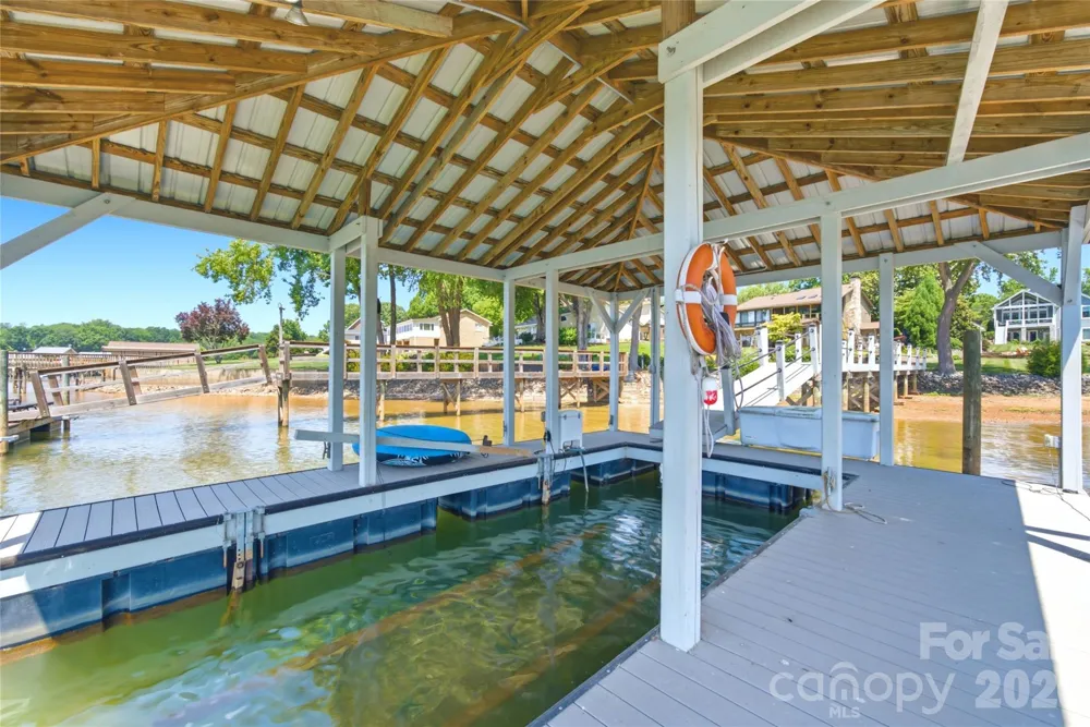 4293 Harbor Lane Sherrills Ford, NC 28673