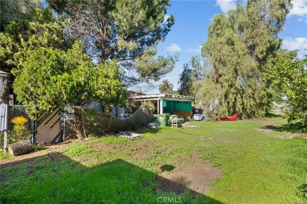 11144 Lorne Sun Valley, CA 91352
