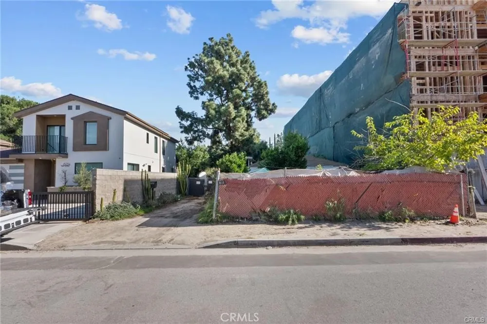 11144 Lorne Sun Valley, CA 91352