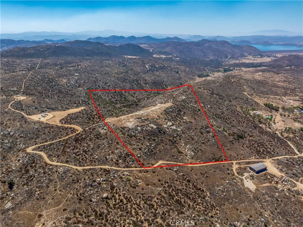 33445 Chameleon Road Hemet, CA 92544