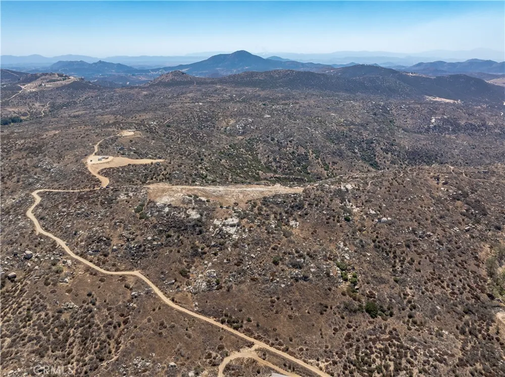 33445 Chameleon Road Hemet, CA 92544