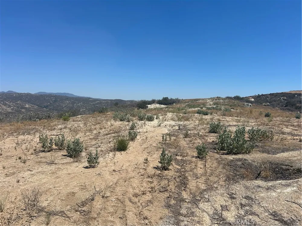 33445 Chameleon Road Hemet, CA 92544