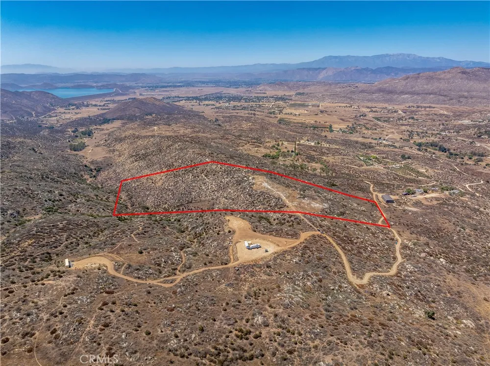 33445 Chameleon Road Hemet, CA 92544