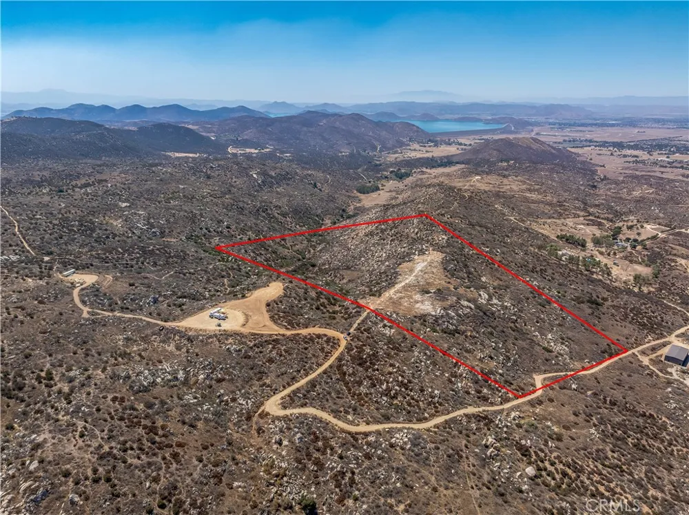33445 Chameleon Road Hemet, CA 92544