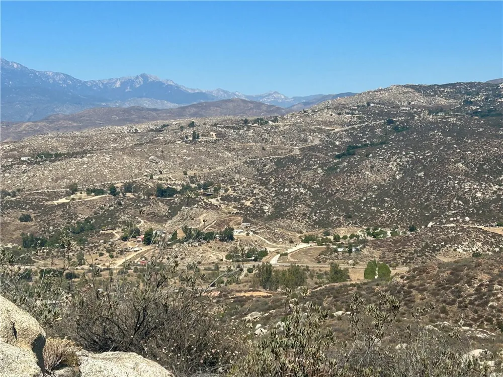 33445 Chameleon Road Hemet, CA 92544
