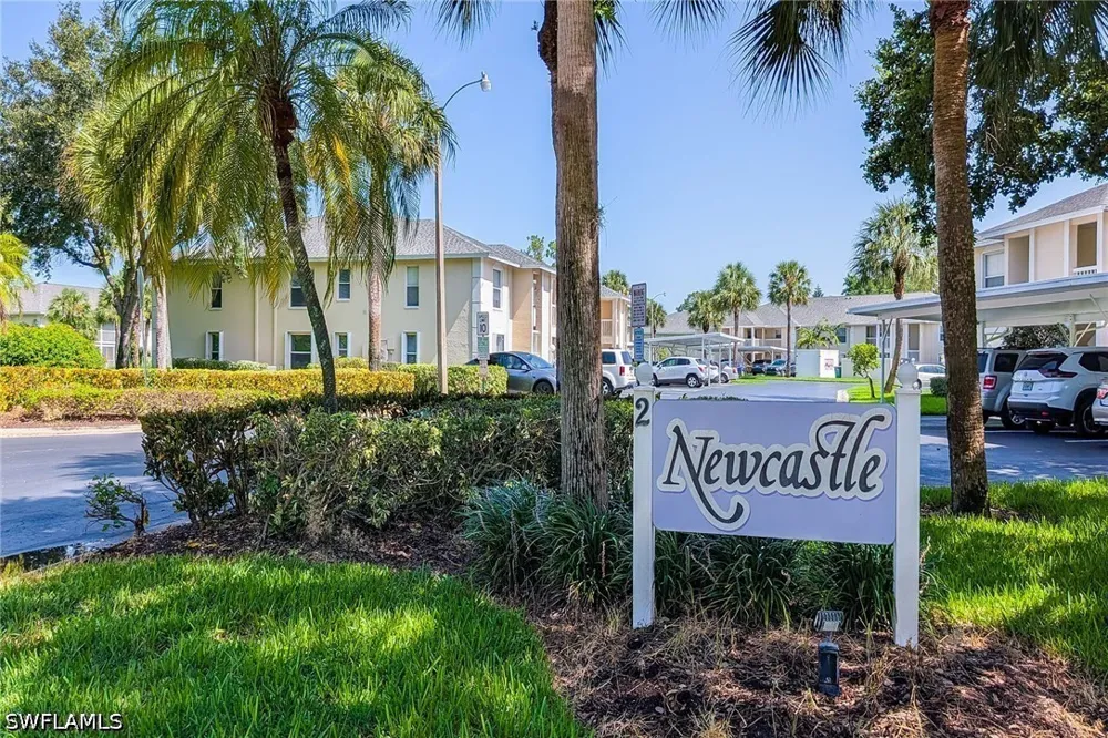 Squire Circle #201 Naples, FL 34104