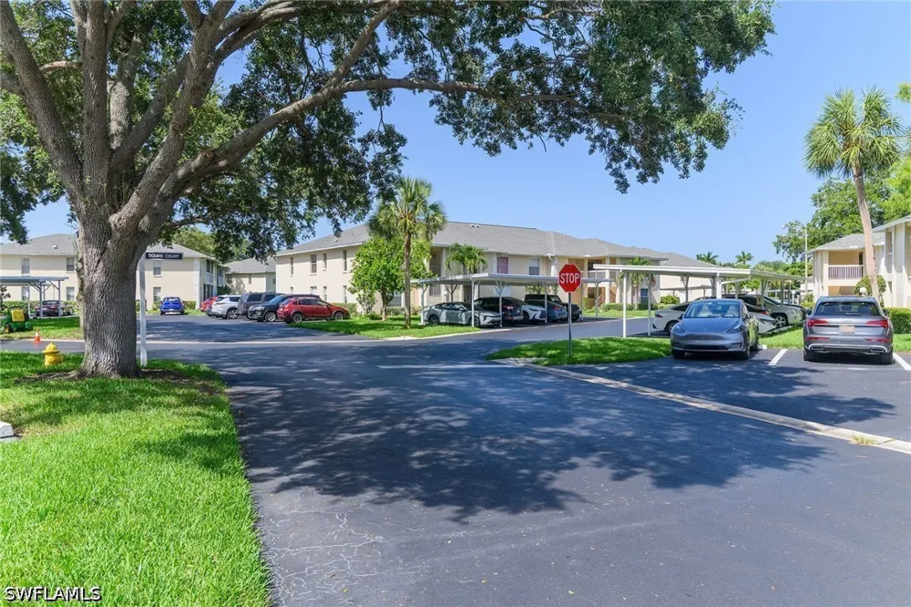 Squire Circle #201 Naples, FL 34104