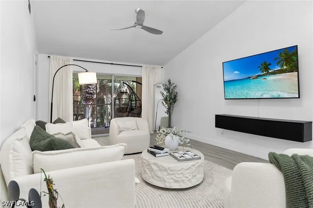 Squire Circle #201 Naples, FL 34104