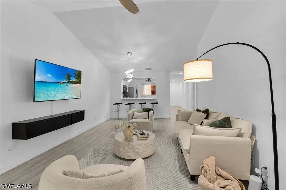 Squire Circle #201 Naples, FL 34104