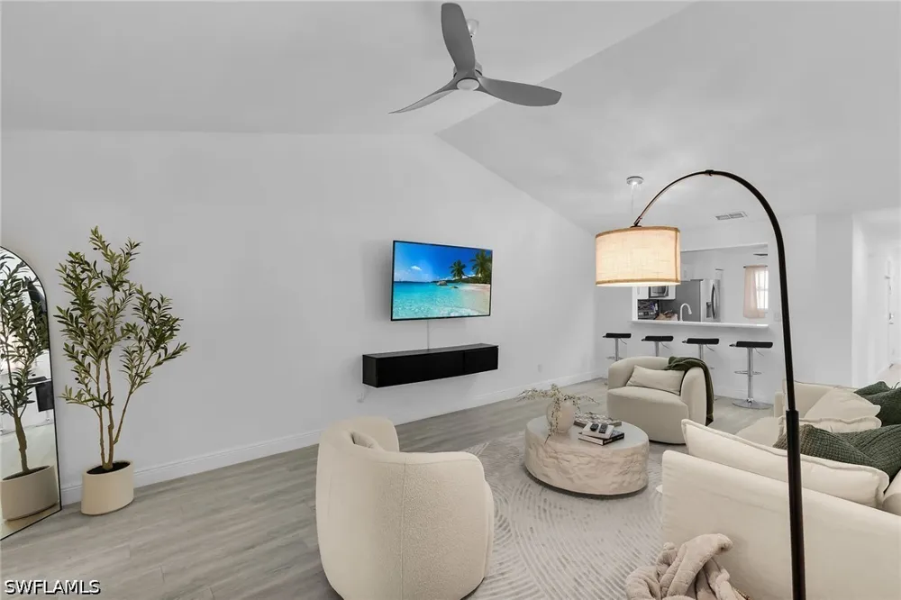 Squire Circle #201 Naples, FL 34104