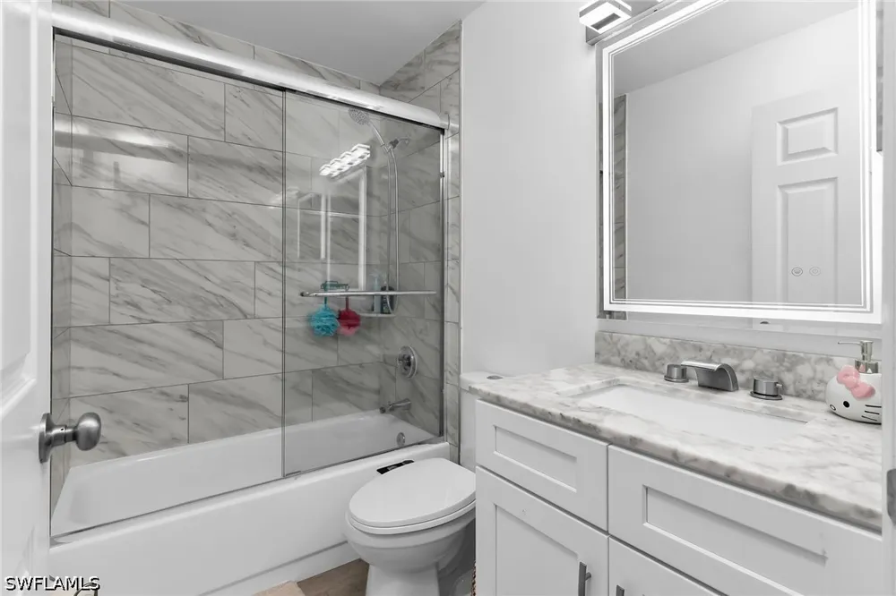 Squire Circle #201 Naples, FL 34104