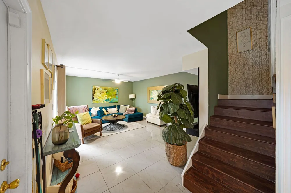 8910 SW 20th Place #A-23 Davie, FL 33324