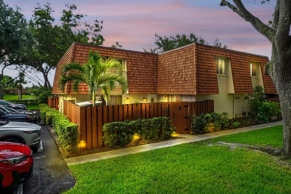 8910 SW 20th Place #A-23 Davie, FL 33324