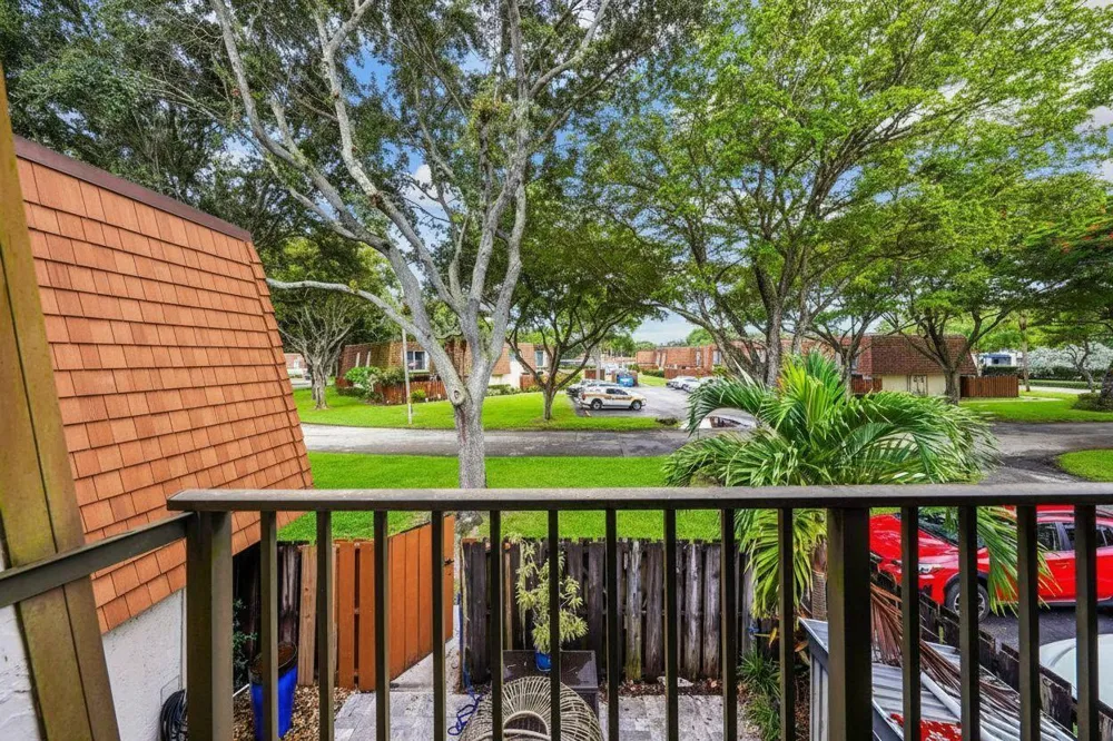 8910 SW 20th Place #A-23 Davie, FL 33324