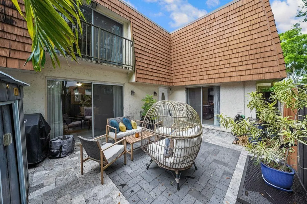8910 SW 20th Place #A-23 Davie, FL 33324