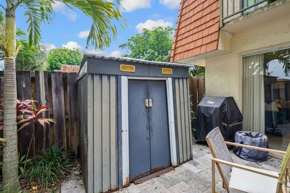 8910 SW 20th Place #A-23 Davie, FL 33324
