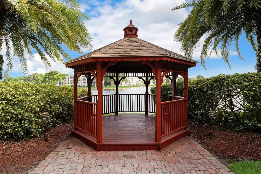 8910 SW 20th Place #A-23 Davie, FL 33324