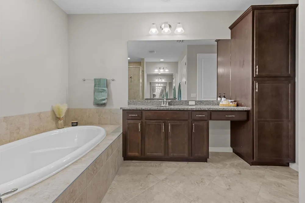 16423 Helix Court Westlake, FL 33470