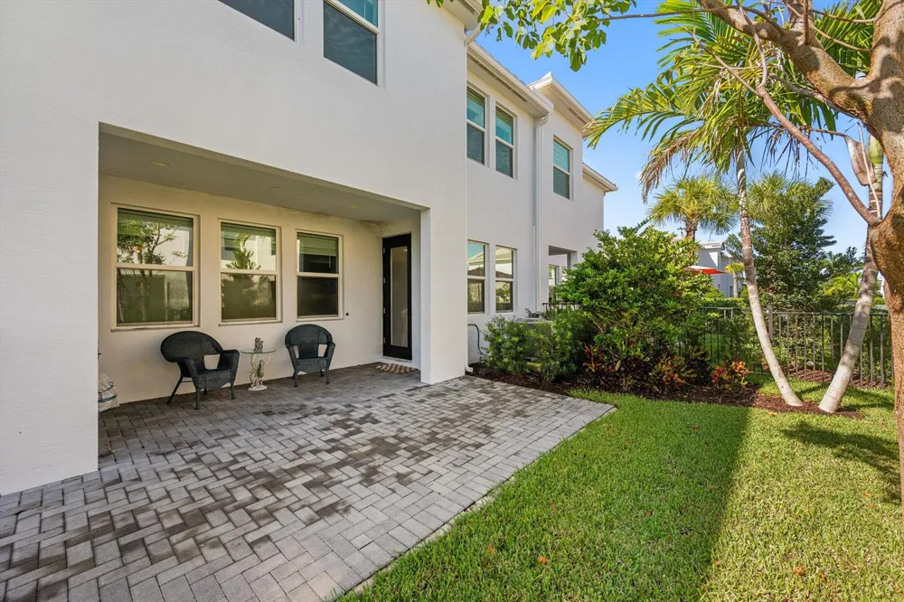 16423 Helix Court Westlake, FL 33470