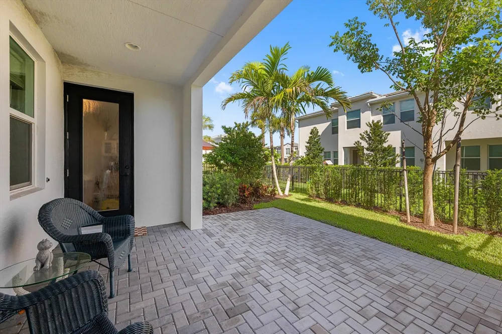 16423 Helix Court Westlake, FL 33470