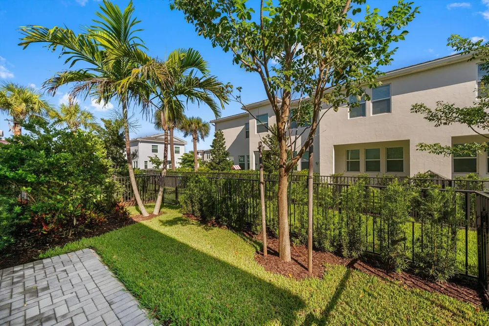 16423 Helix Court Westlake, FL 33470