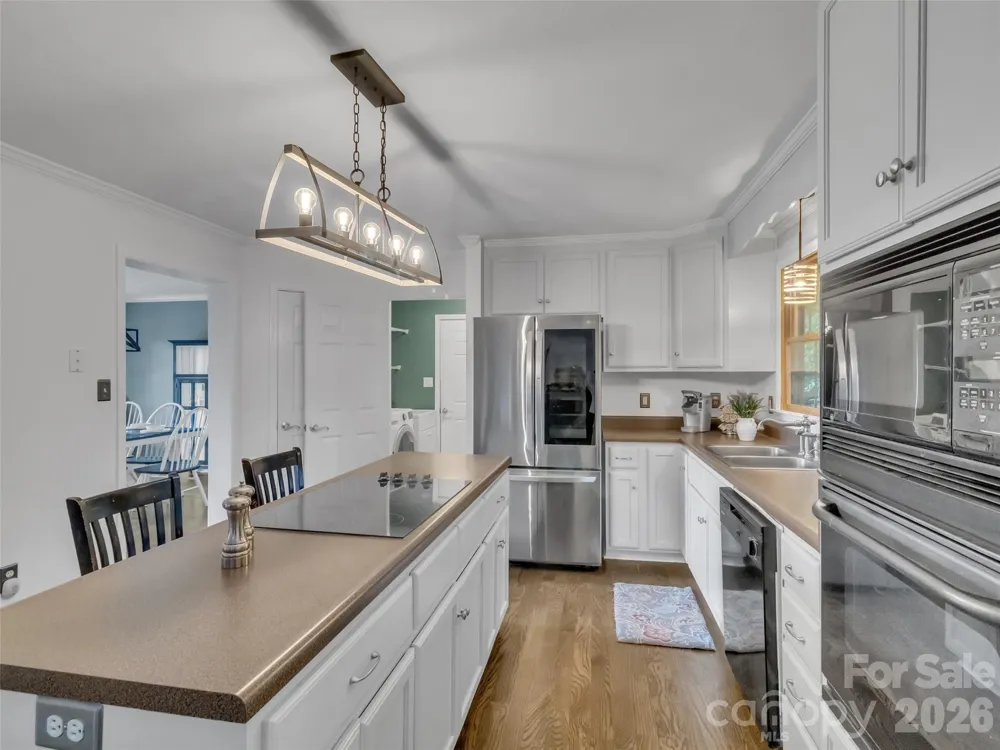 1231 Grandeur Heights Clyde, NC 28721