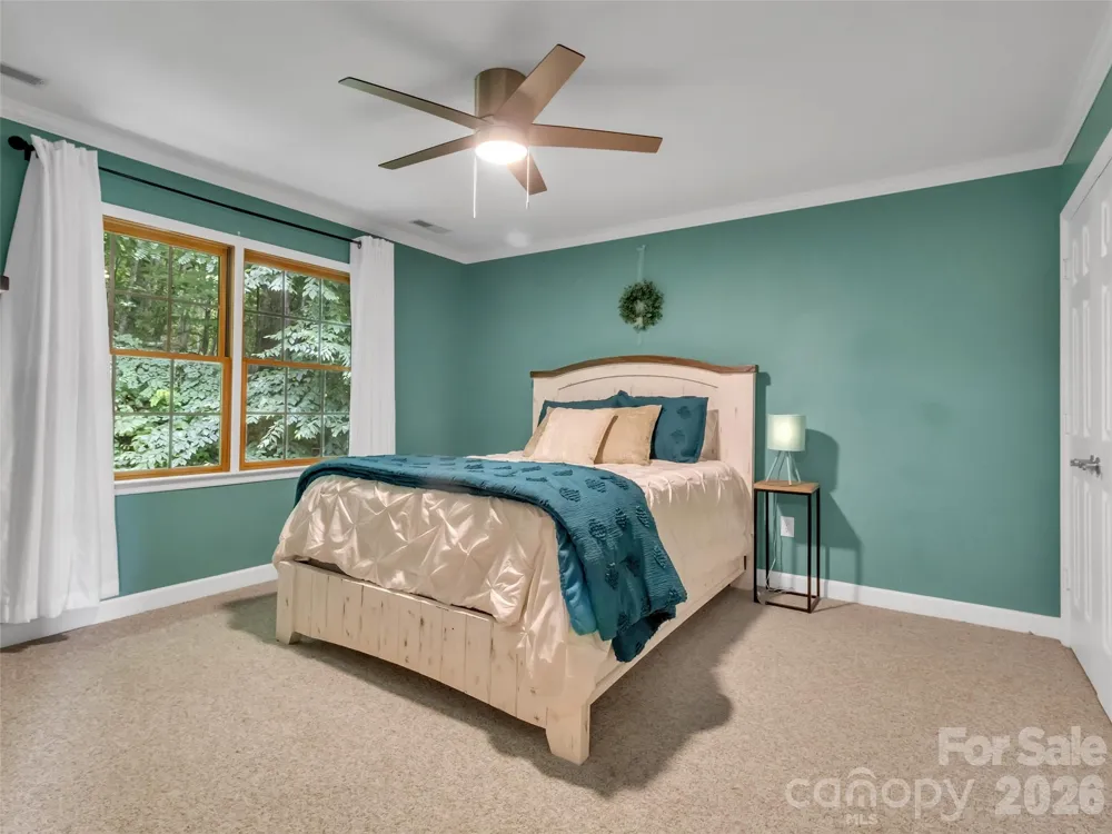 1231 Grandeur Heights Clyde, NC 28721