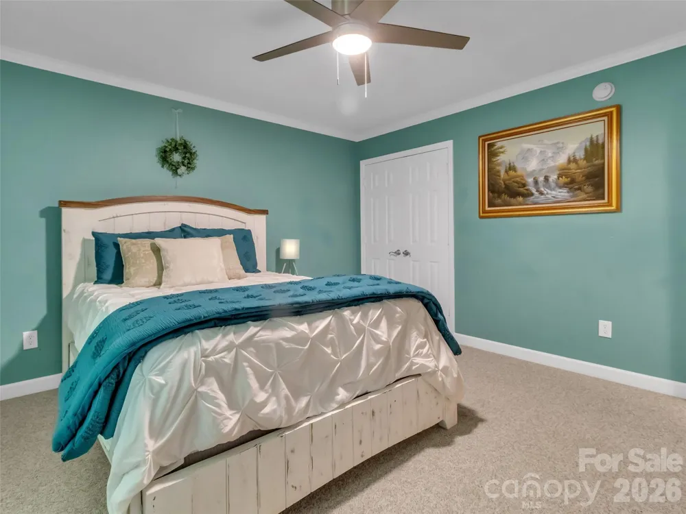 1231 Grandeur Heights Clyde, NC 28721