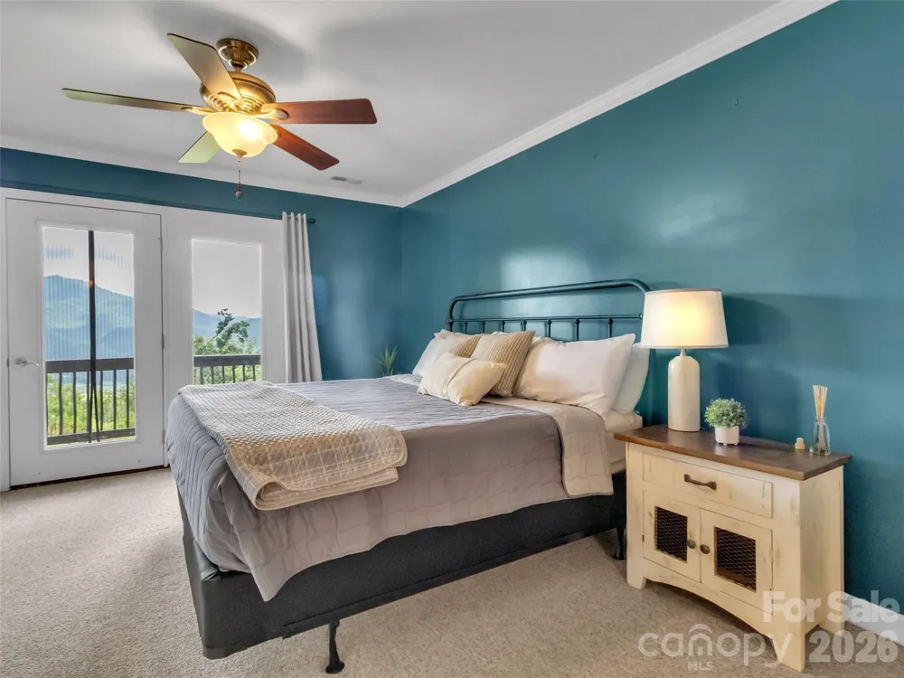 1231 Grandeur Heights Clyde, NC 28721