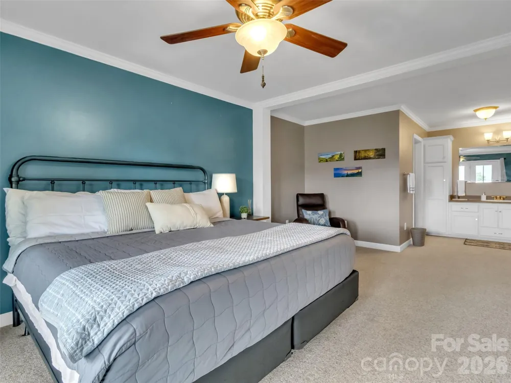 1231 Grandeur Heights Clyde, NC 28721