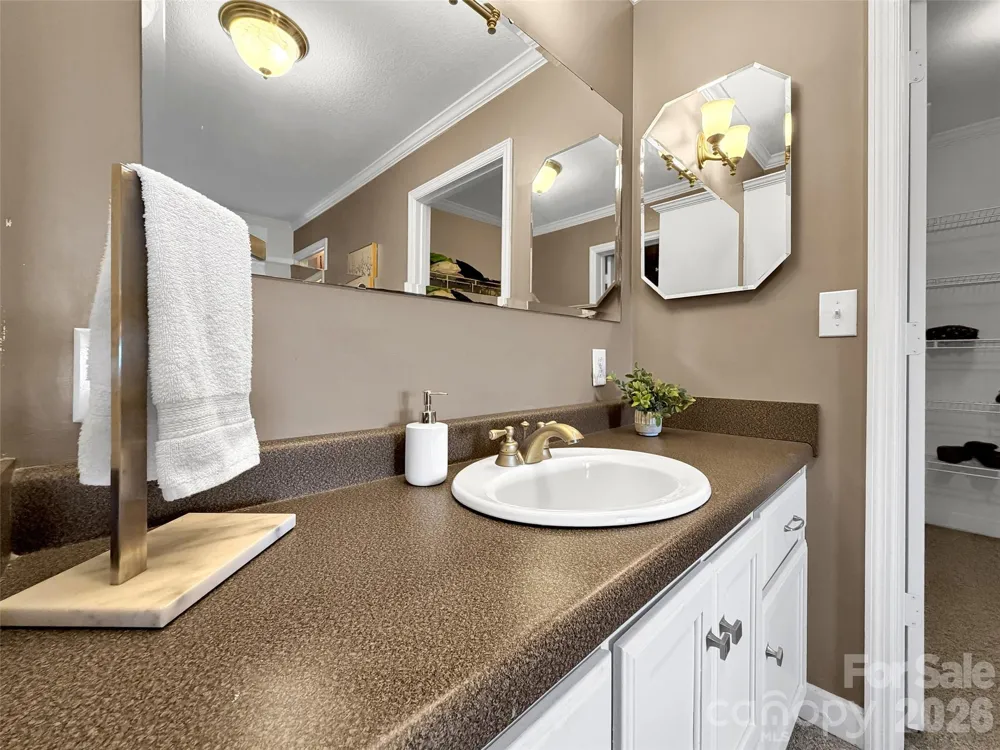 1231 Grandeur Heights Clyde, NC 28721