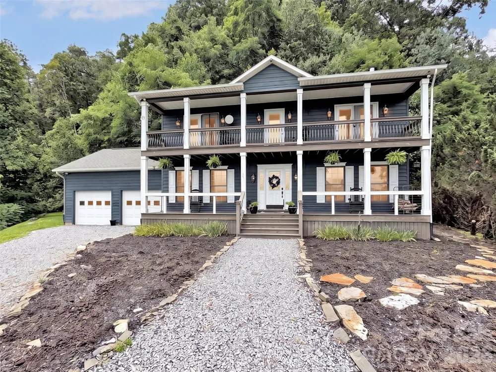 1231 Grandeur Heights Clyde, NC 28721