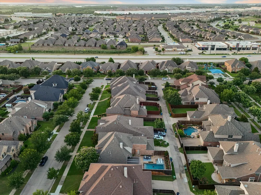417 Mordred Lane Lewisville, TX 75056