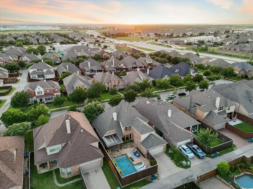 417 Mordred Lane Lewisville, TX 75056