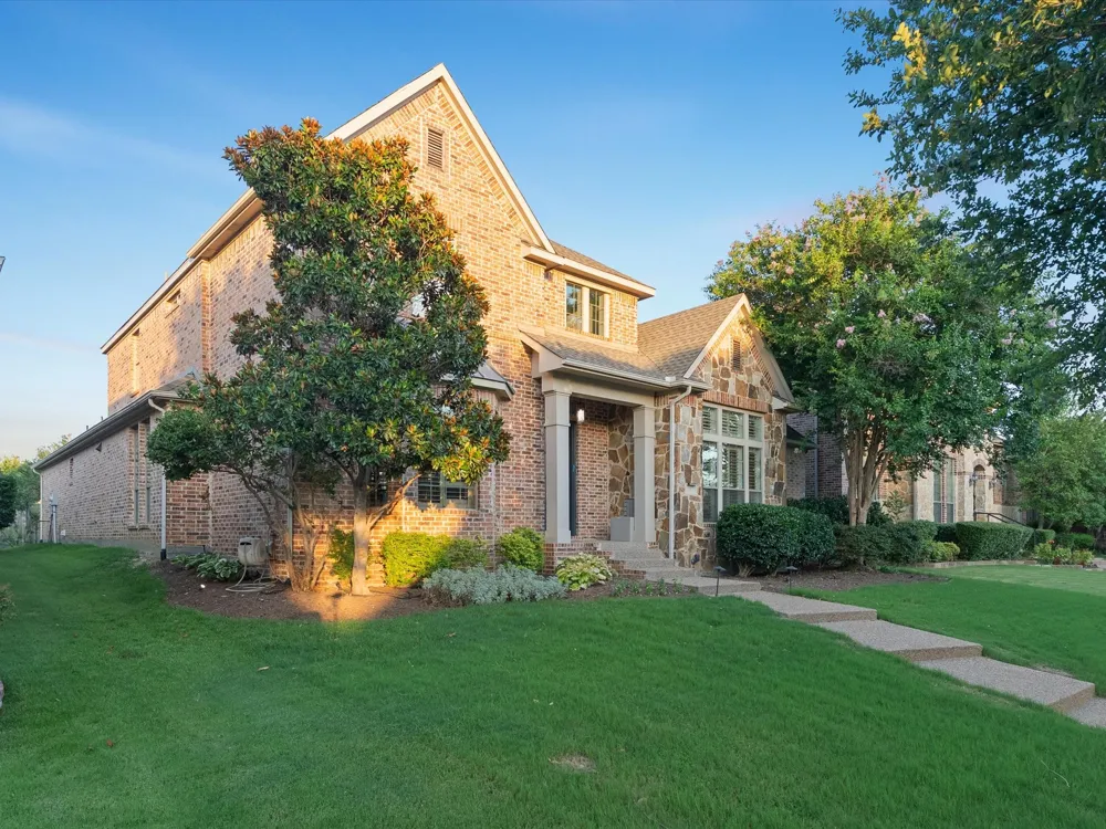 417 Mordred Lane Lewisville, TX 75056