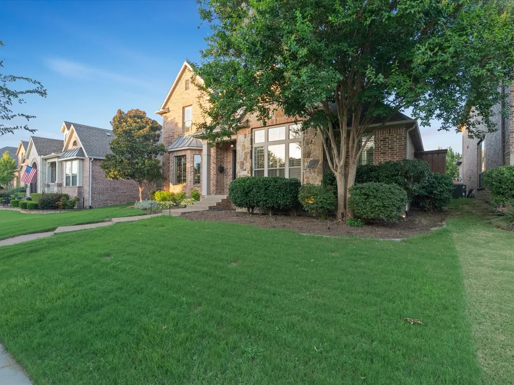 417 Mordred Lane Lewisville, TX 75056