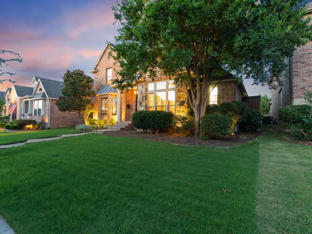 417 Mordred Lane Lewisville, TX 75056
