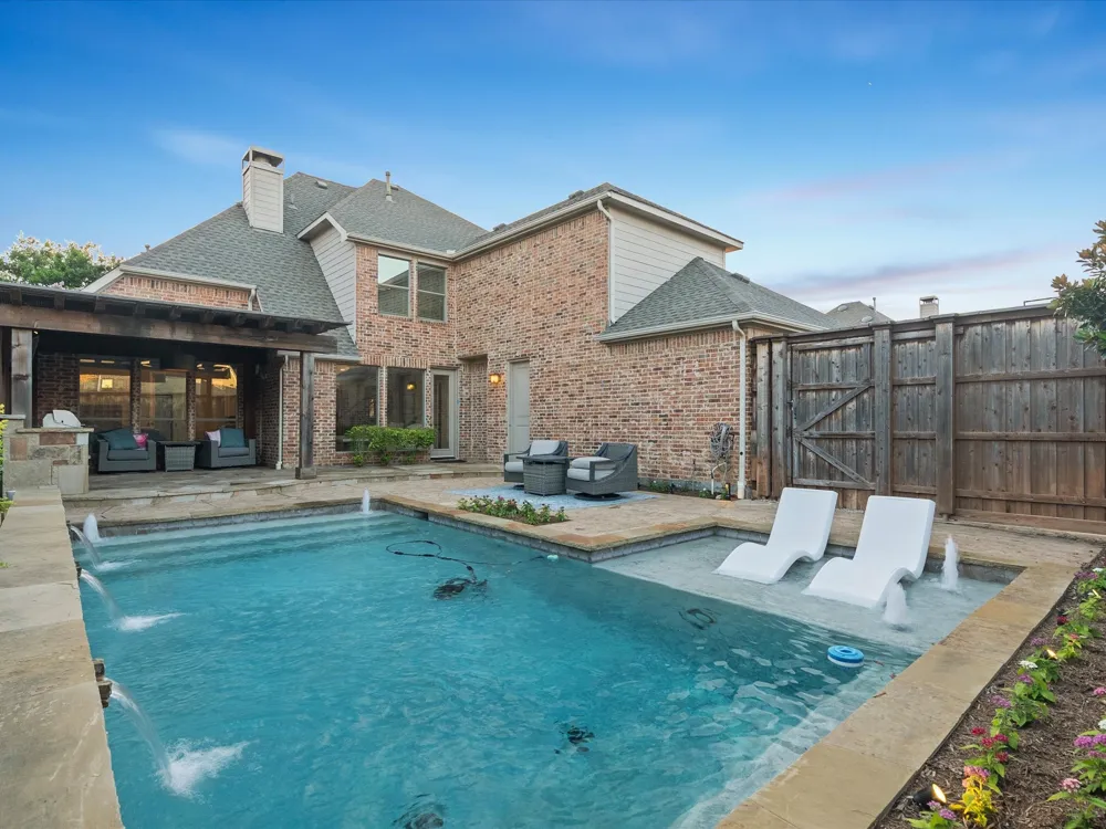 417 Mordred Lane Lewisville, TX 75056