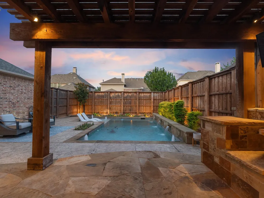 417 Mordred Lane Lewisville, TX 75056