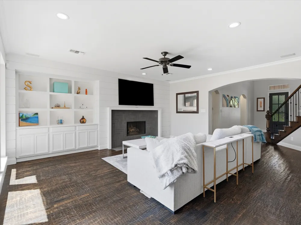 417 Mordred Lane Lewisville, TX 75056