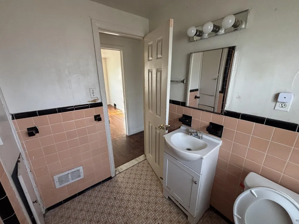 10301 Morang Avenue Detroit, MI 48224