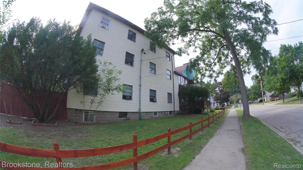 510 Pleasant Street #2 Charlotte City, MI 48813