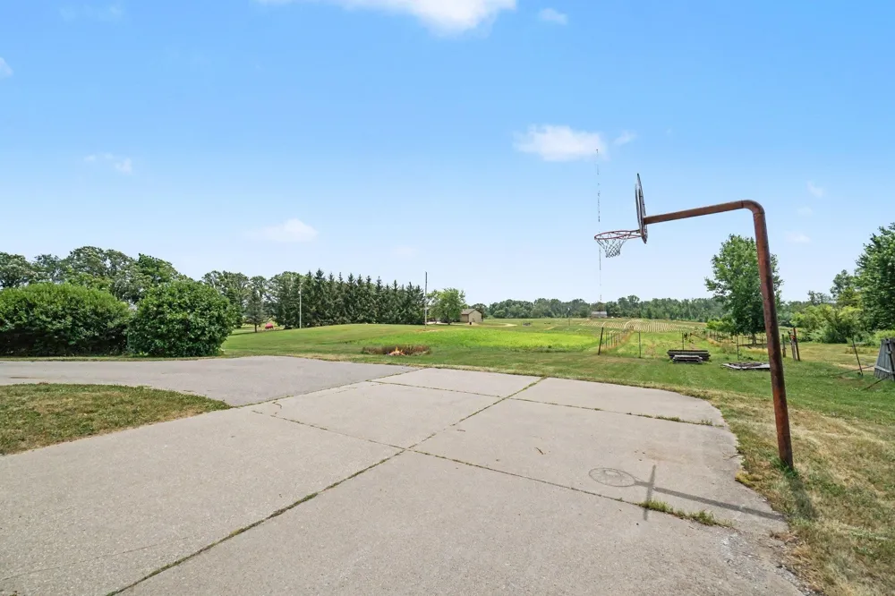 1160 E Remus Road Union Charter Township, MI 48858