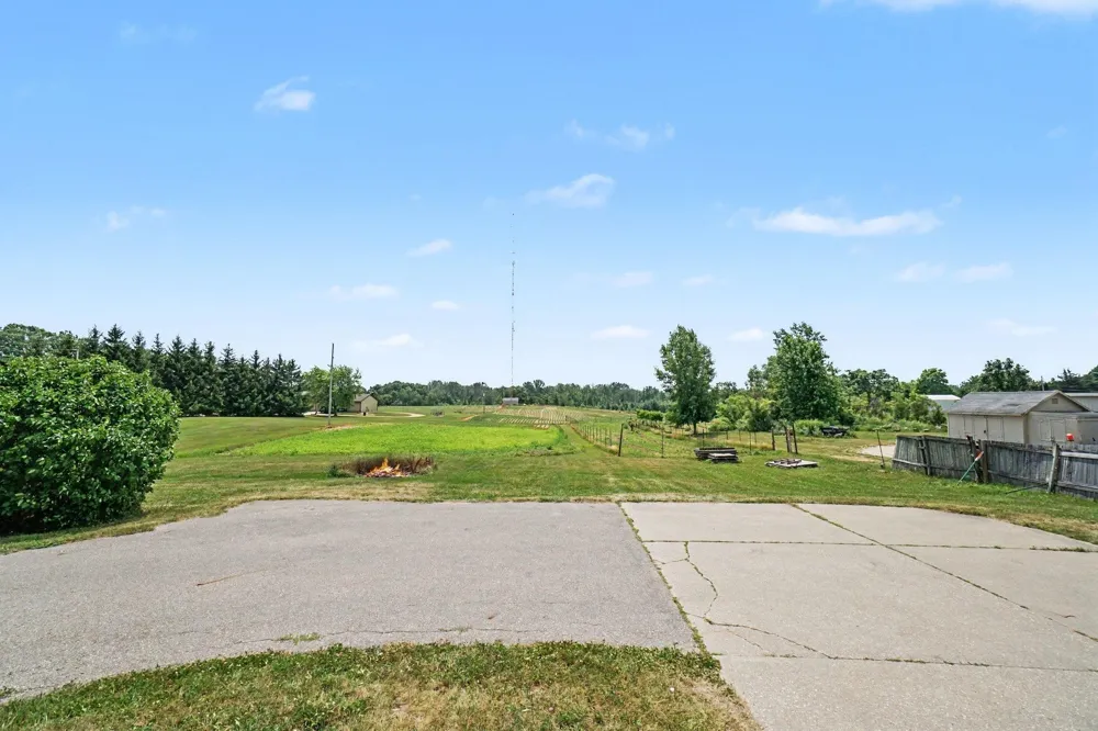 1160 E Remus Road Union Charter Township, MI 48858