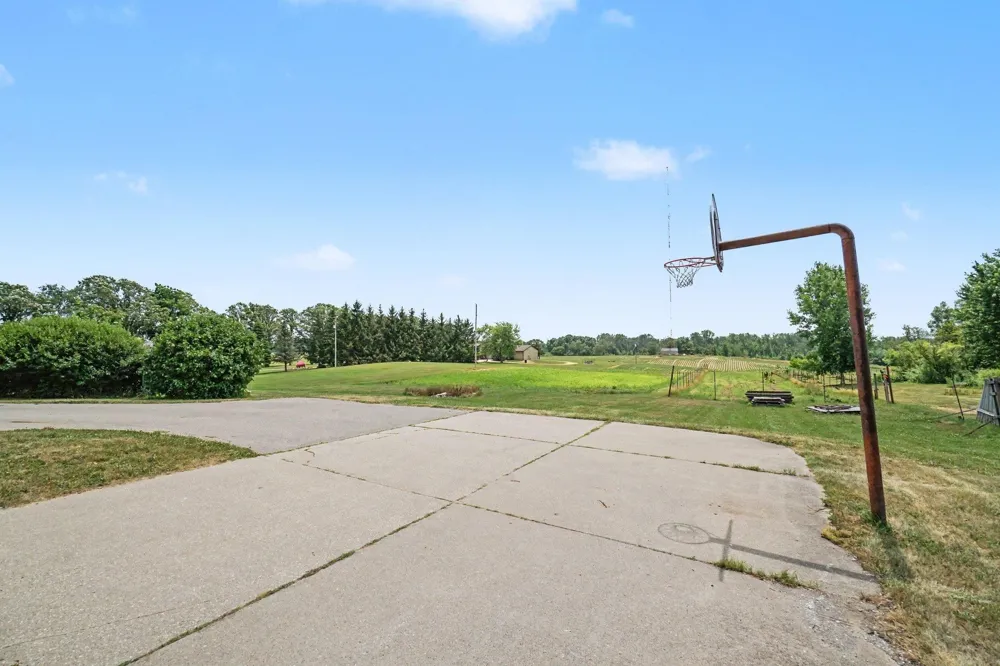 1160 E Remus Road Union Charter Township, MI 48858