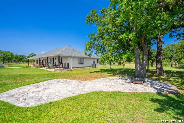 411 Emerald Loop Fredericksburg, TX 78624