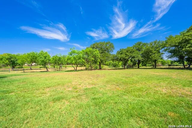 411 Emerald Loop Fredericksburg, TX 78624
